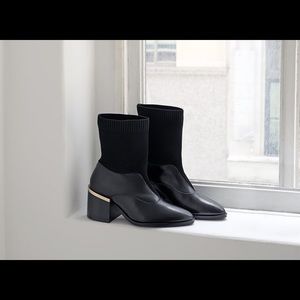 Universal Standard Lisbon Boots NWT SZ 8